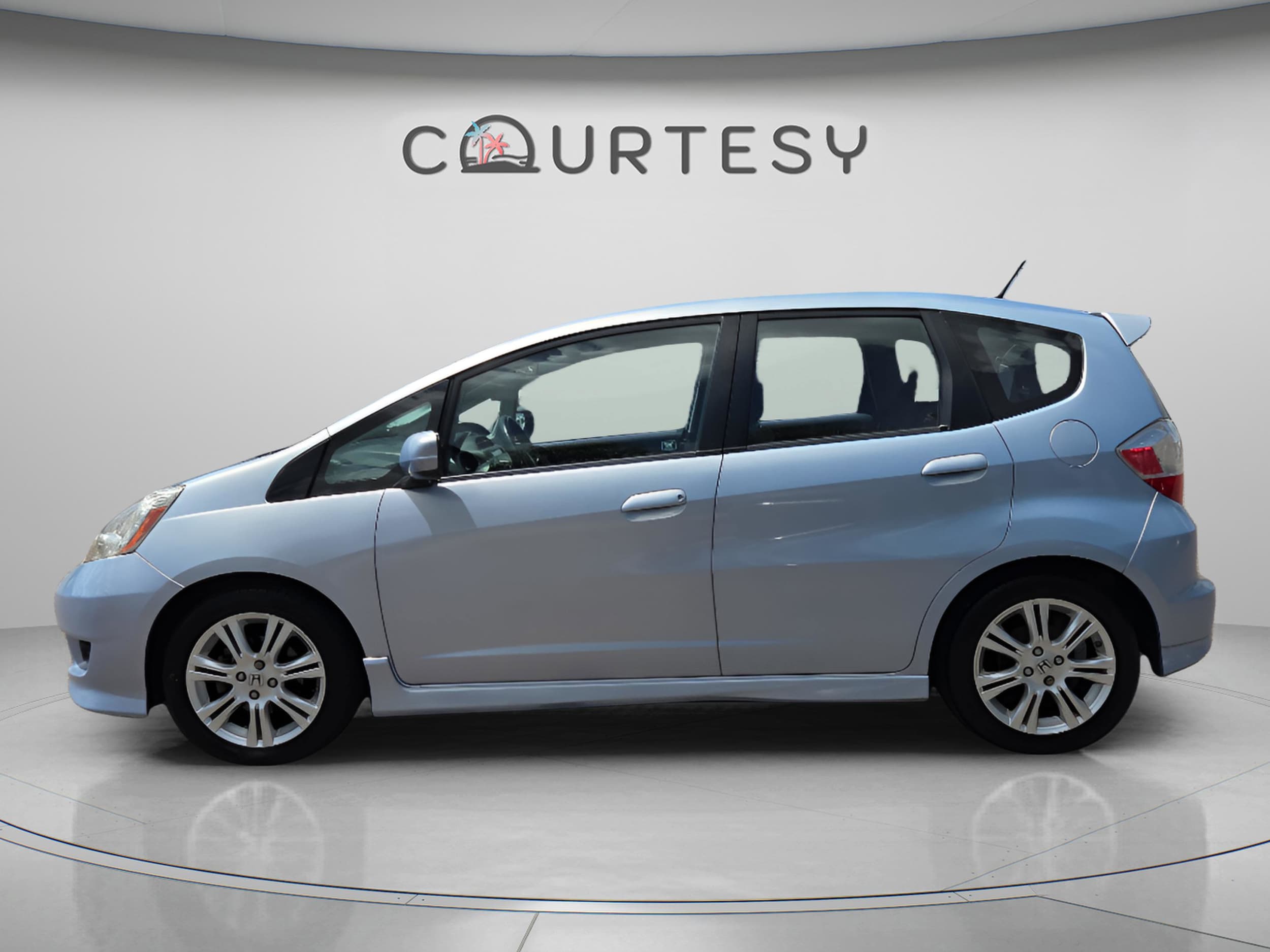 Used 2010 Honda Fit Sport with VIN JHMGE8H41AC025722 for sale in Tampa, FL