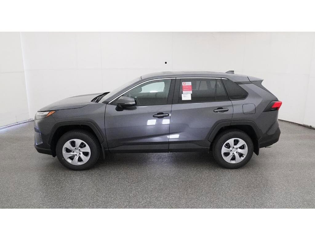 2025 Toyota RAV4 LE photo 3