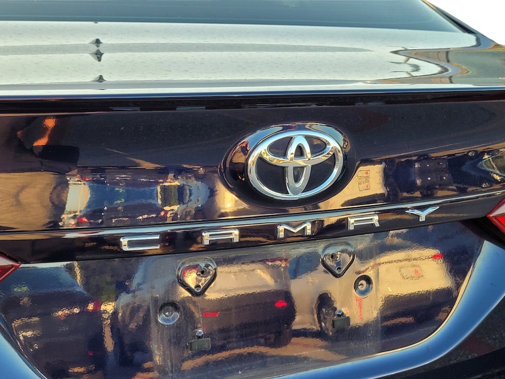 Used 2021 Toyota Camry SE Sedan