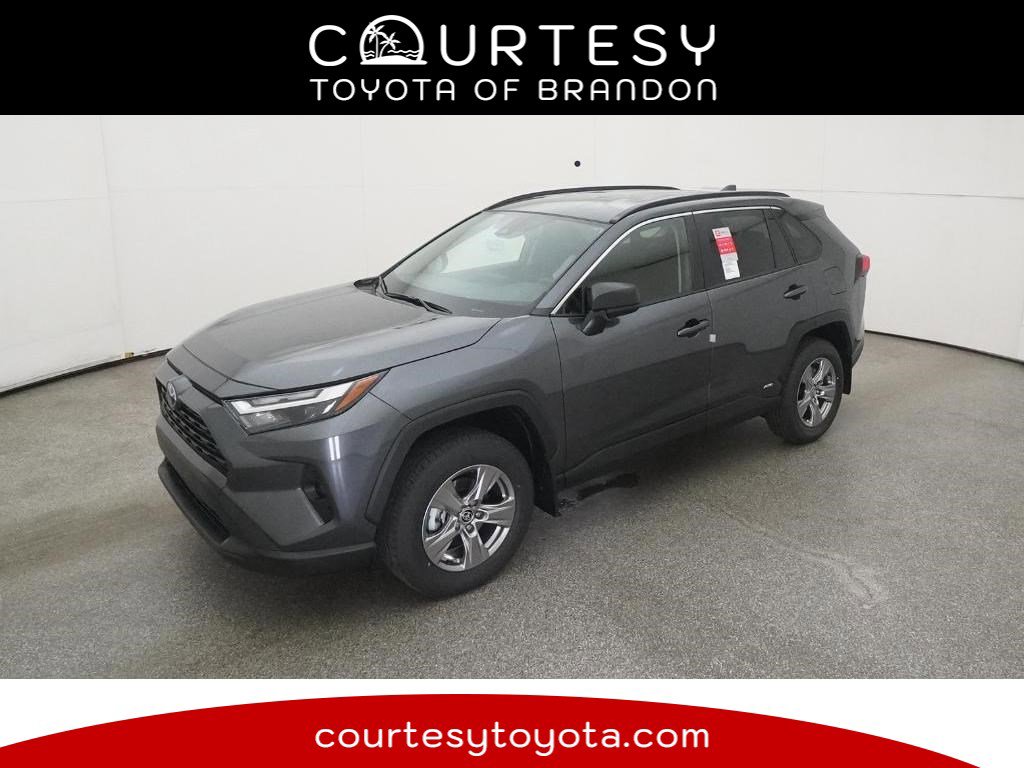 2025 Toyota RAV4 LE's photo