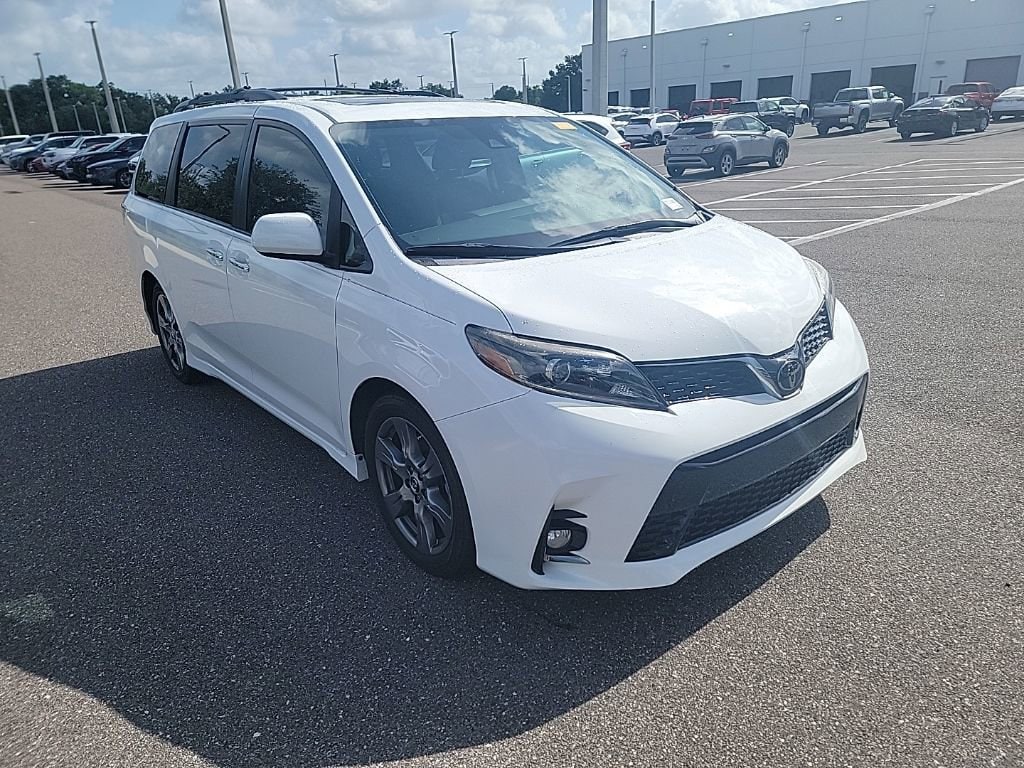 Used 2018 Toyota Sienna SE Premium 8 Passenger **Toyota Gold Certified** Van Passenger Van