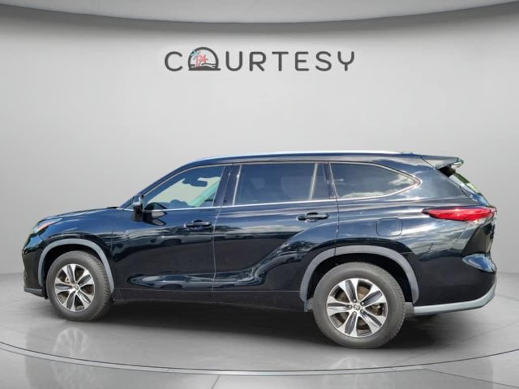 Used 2020 Toyota Highlander XLE SUV