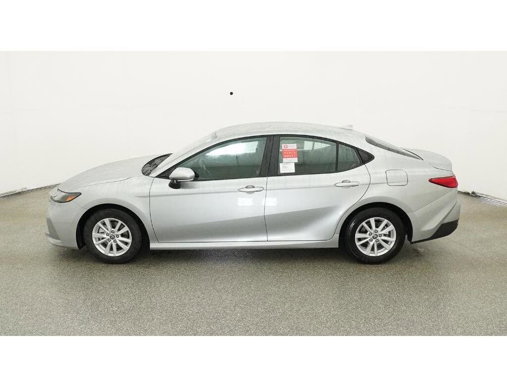 2026 Toyota Camry LE photo 2