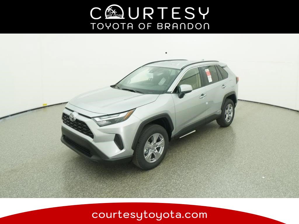 2025 Toyota RAV4 XLE's photo