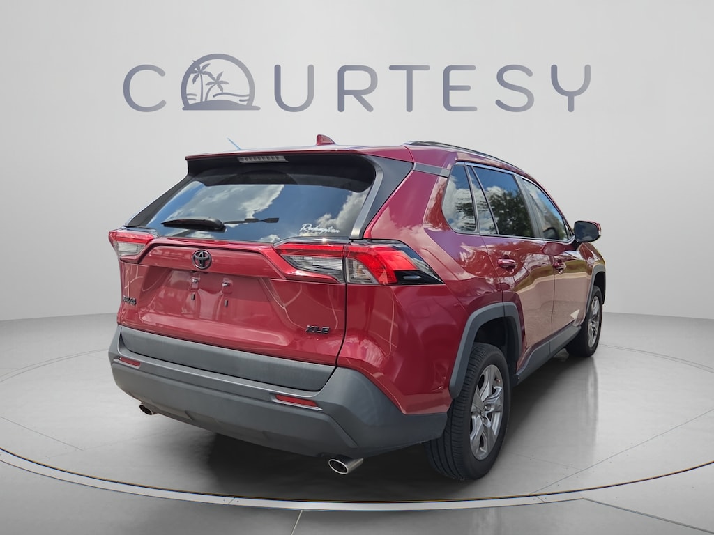 Used 2022 Toyota RAV4 XLE SUV