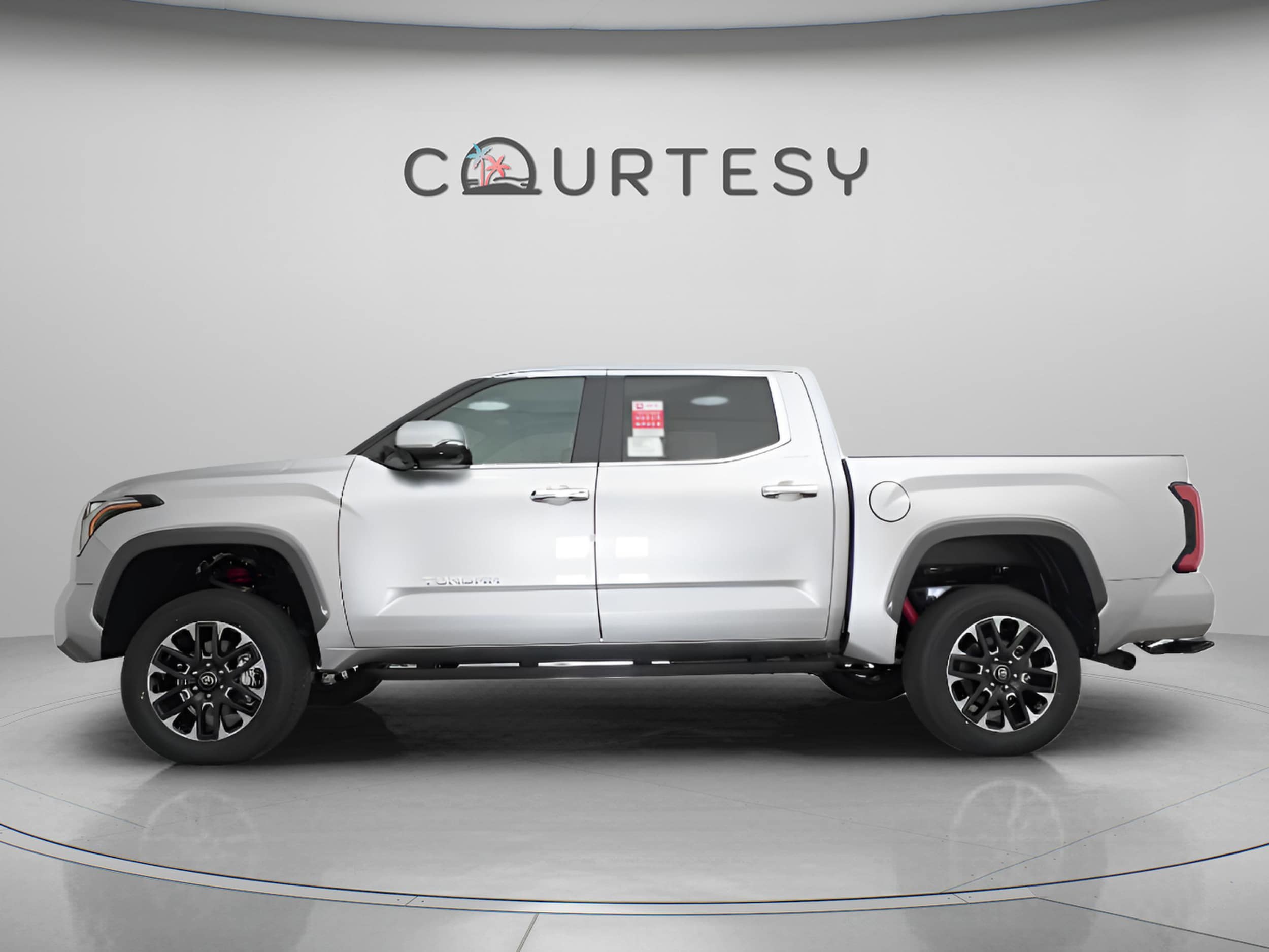 2026 Toyota Tundra Limited - Photo 8