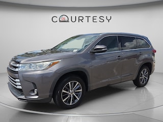 2018 Toyota Highlander SE SUV