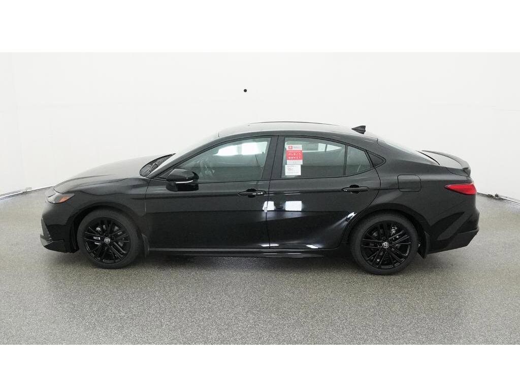 2026 Toyota Camry SE photo 3