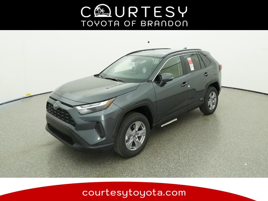 2025 Toyota RAV4 XLE's photo