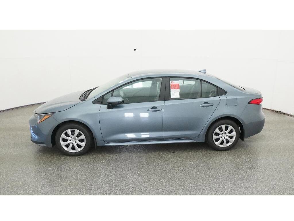 2026 Toyota Corolla LE photo 3