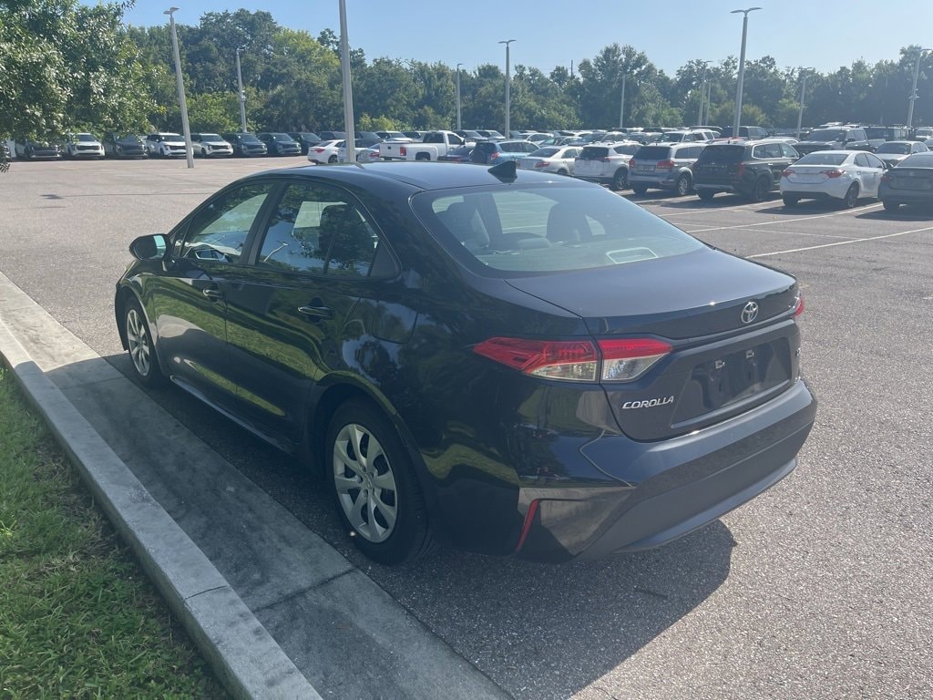Used 2022 Toyota Corolla LE with VIN 5YFEPMAE6NP276084 for sale in Northfield, Minnesota
