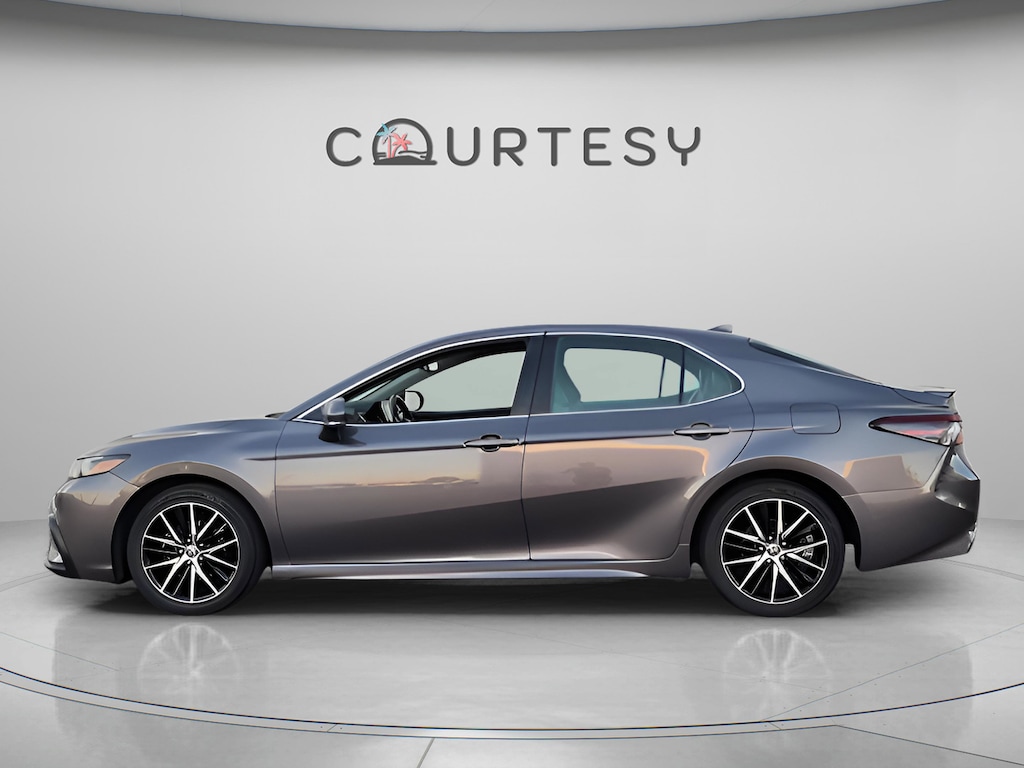 Used 2023 Toyota Camry SE Sedan