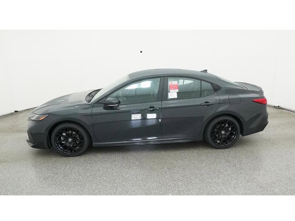 2026 Toyota Camry SE photo 3