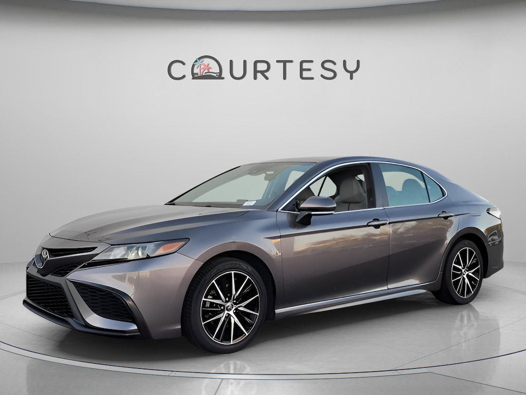 Used 2023 Toyota Camry SE Sedan