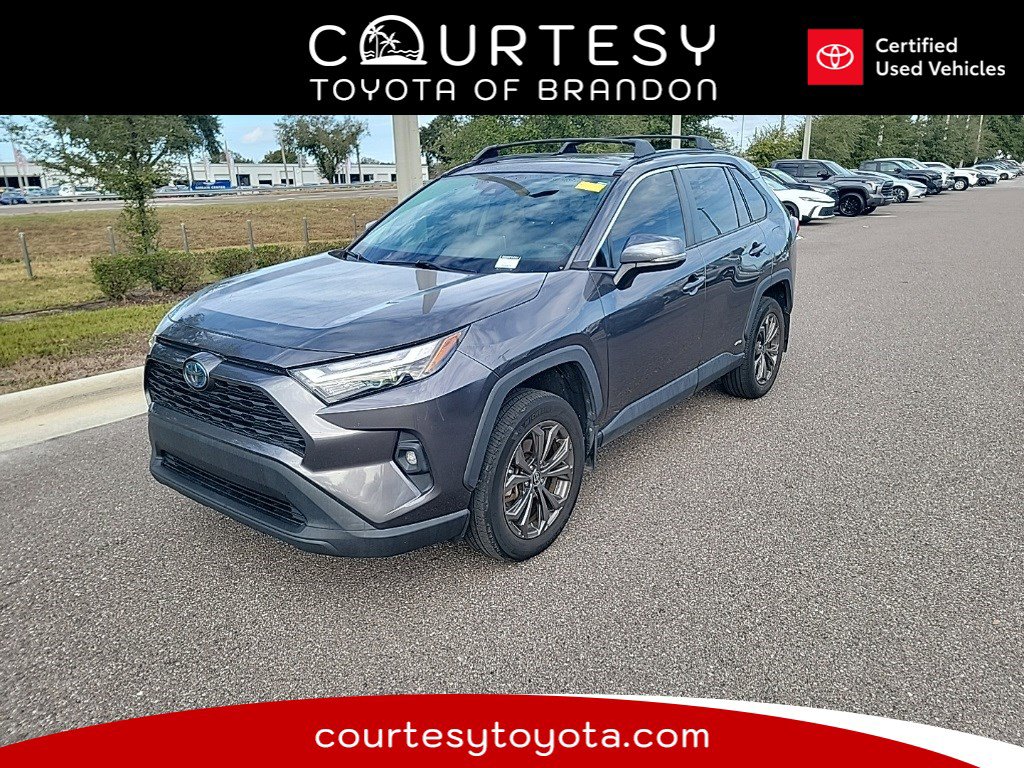 2022 Toyota RAV4 XLE Premium's photo