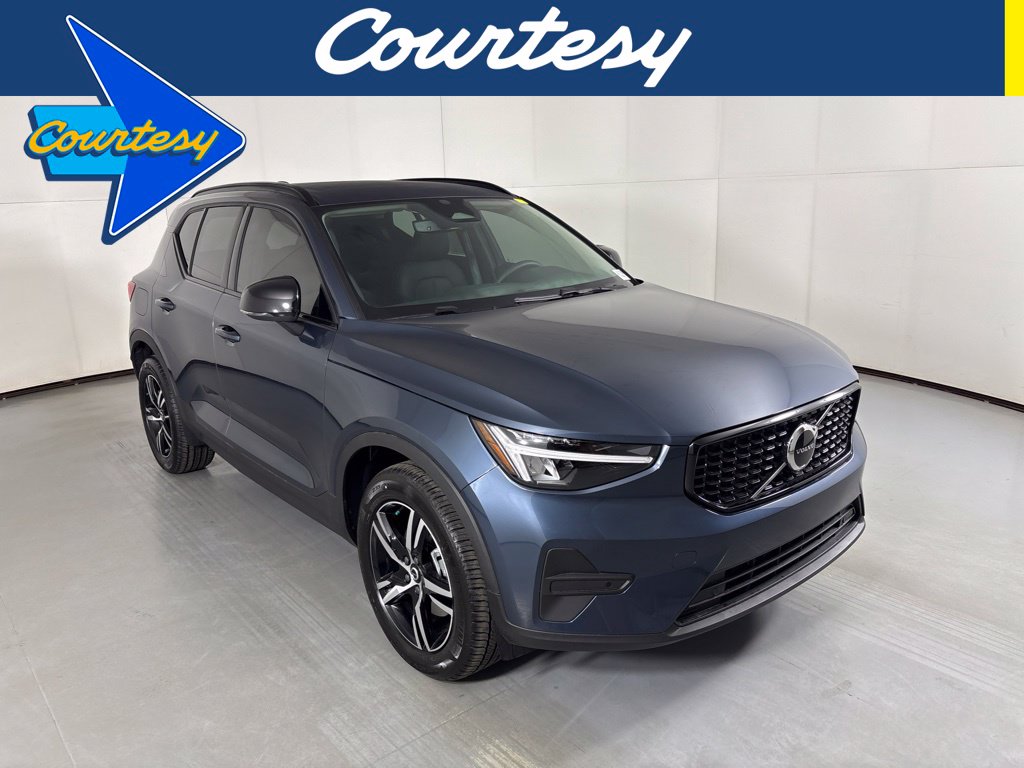 2026 Volvo XC40 B5 Core AWD SUV