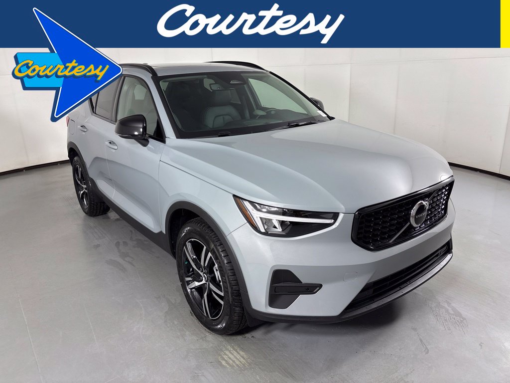 2026 Volvo XC40 B5 Core AWD SUV