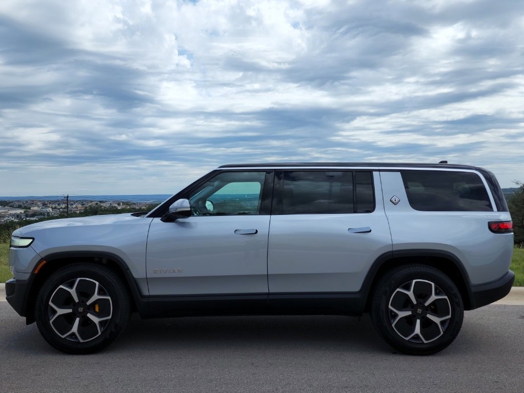 Used 2023 Rivian R1S Adventure with VIN 7PDSGABA1PN007707 for sale in Austin, TX