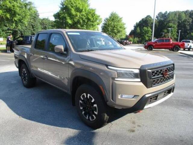 2024 Nissan Frontier photo 2