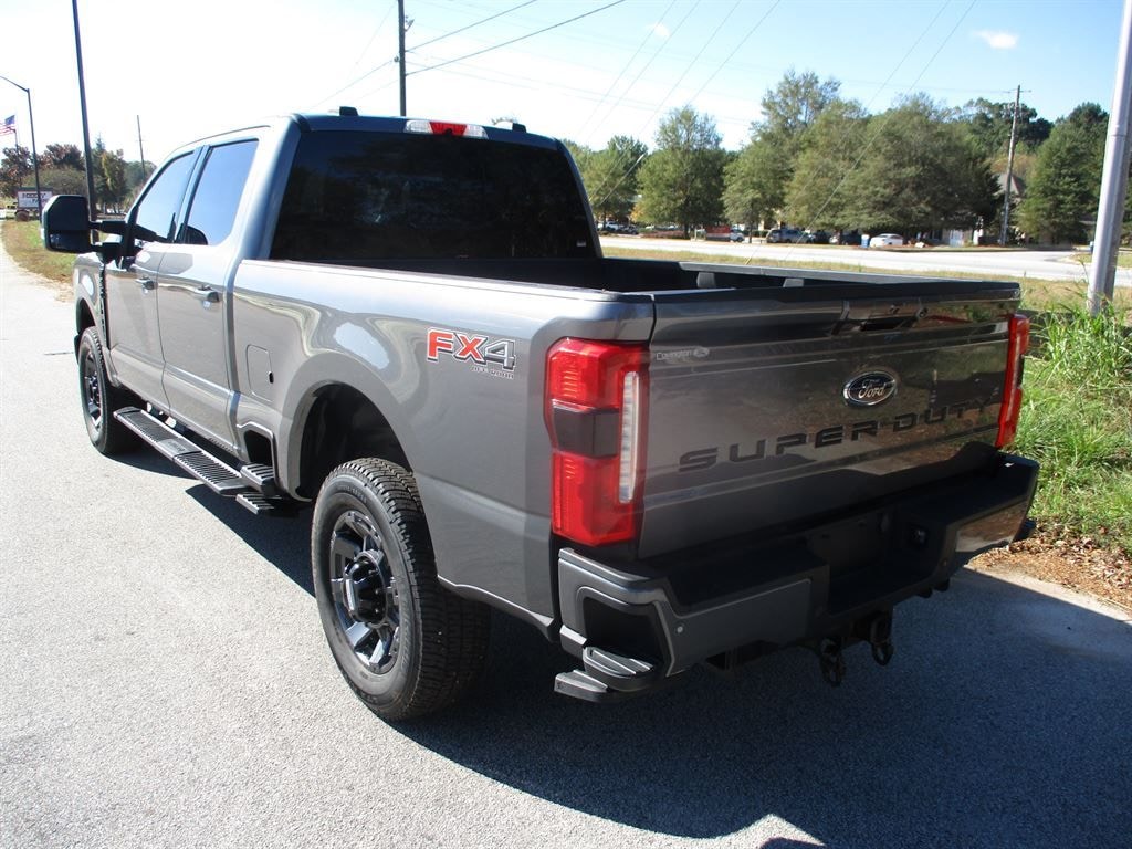 Used 2023 Ford F-250SD Lariat Truck