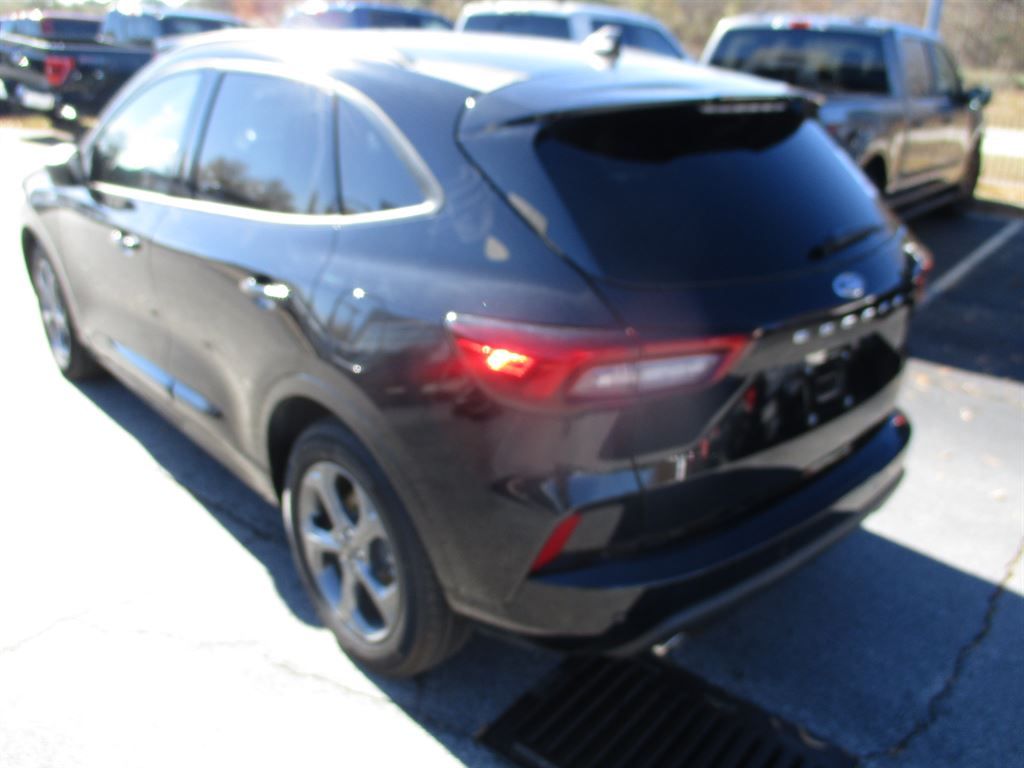 2024 Ford Escape ST-Line photo 3