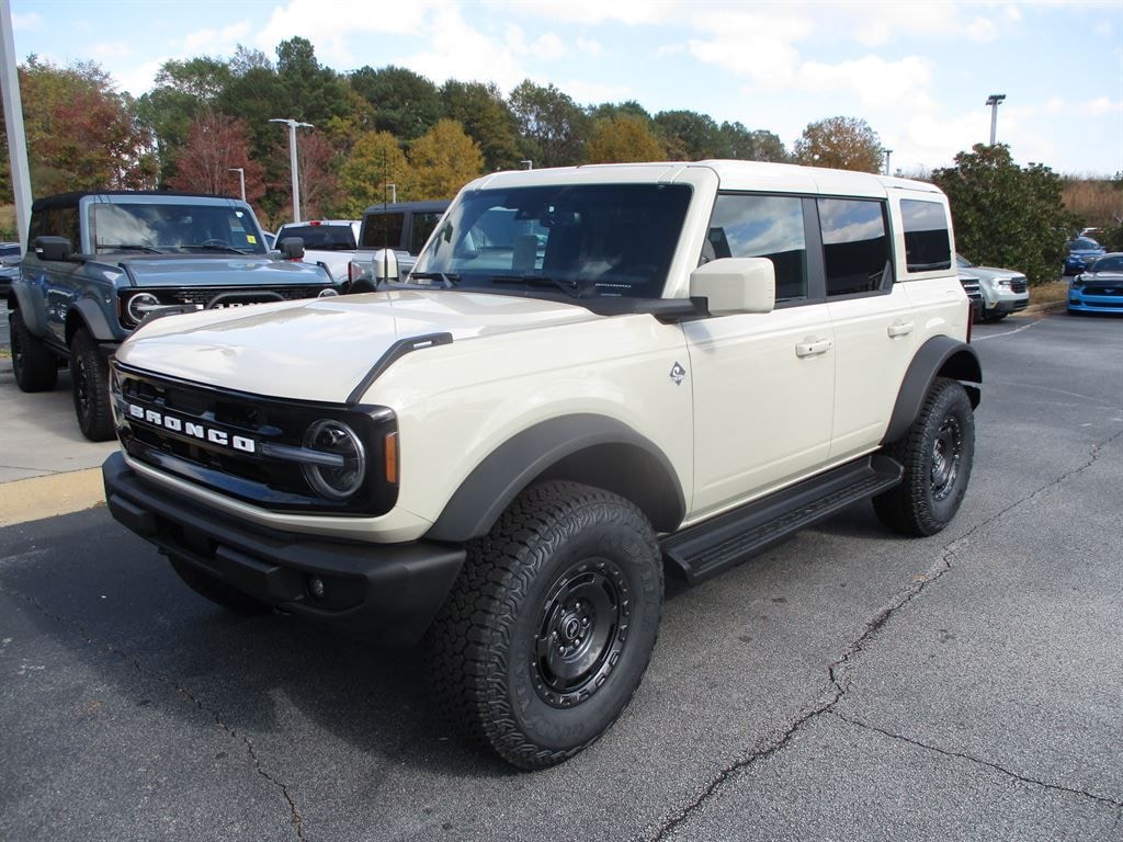 New 2025 Ford Bronco Outer Banks SUV