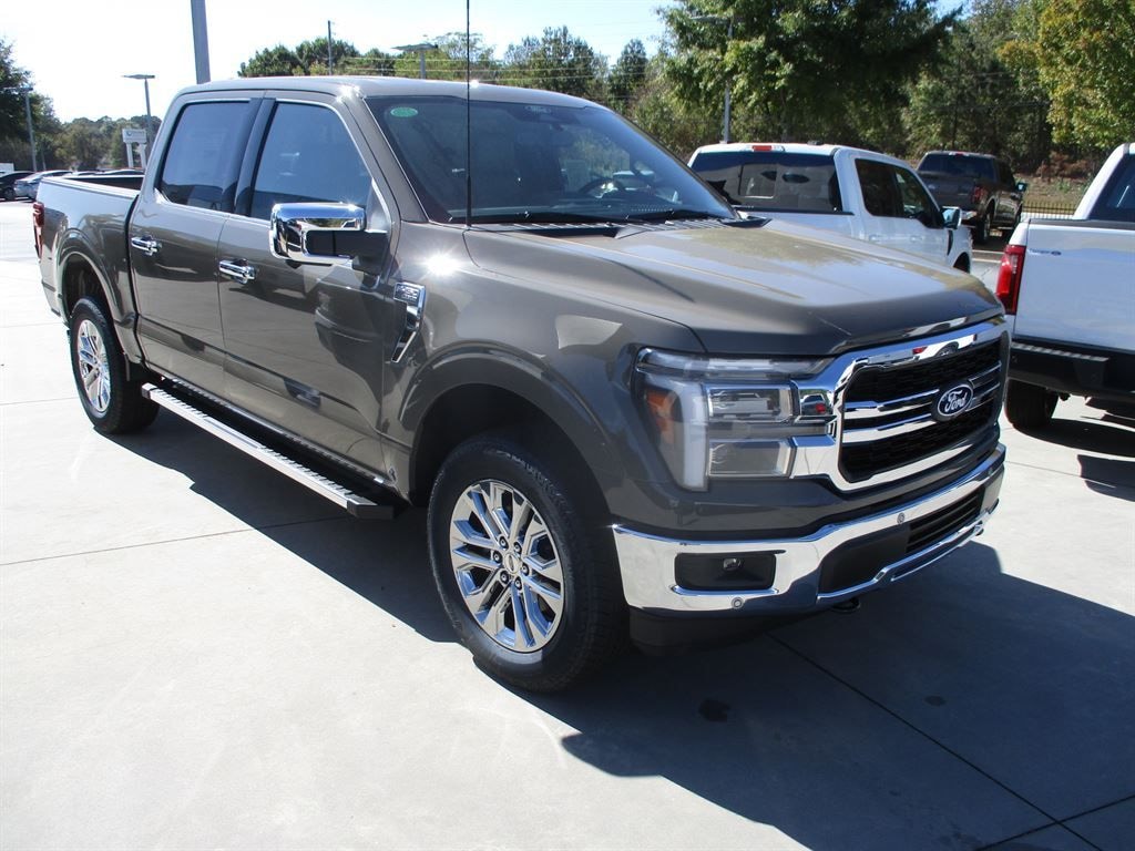 New 2025 Ford F-150 Lariat TRUCK