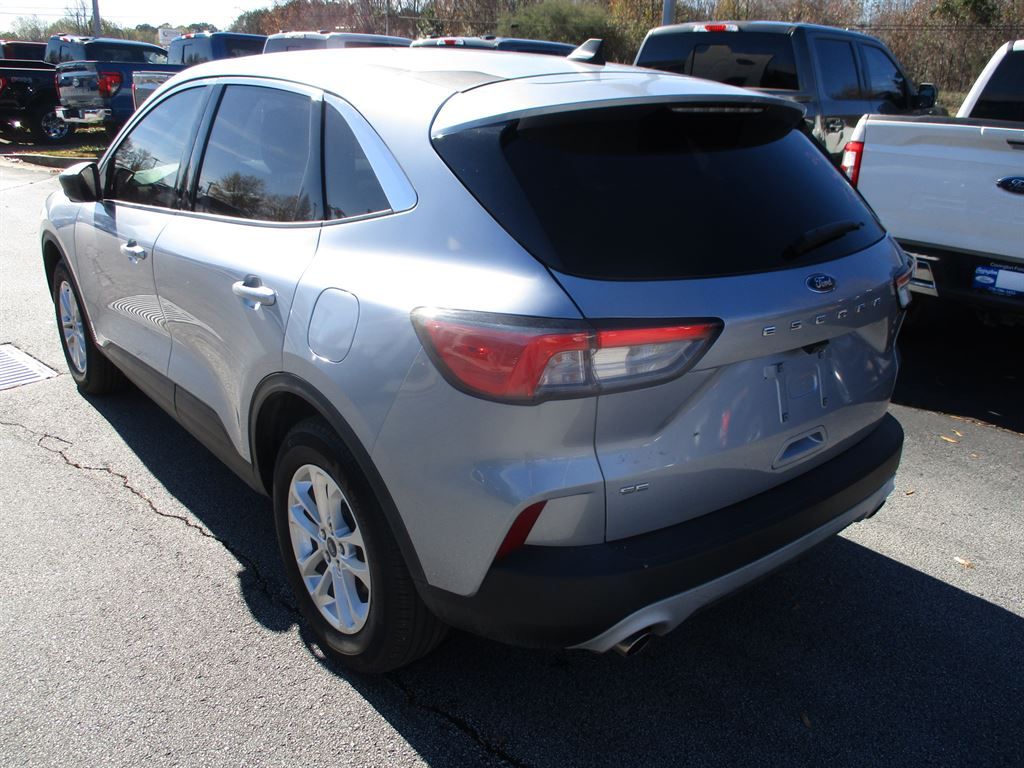 2022 Ford Escape SE photo 3