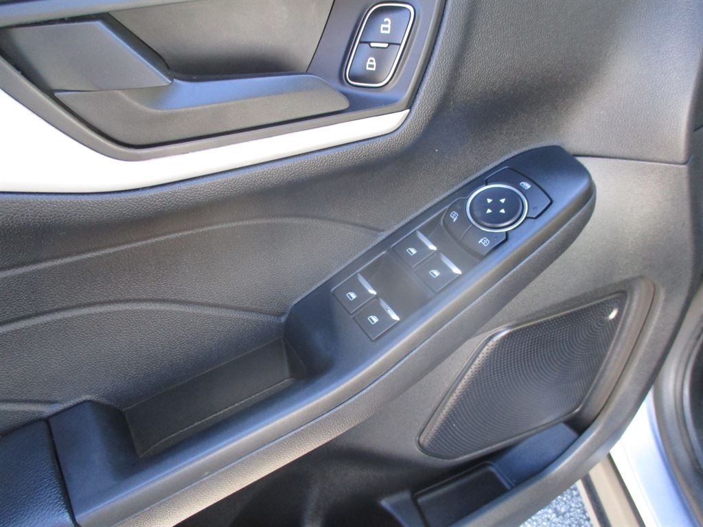 2022 Ford Escape SE photo 4