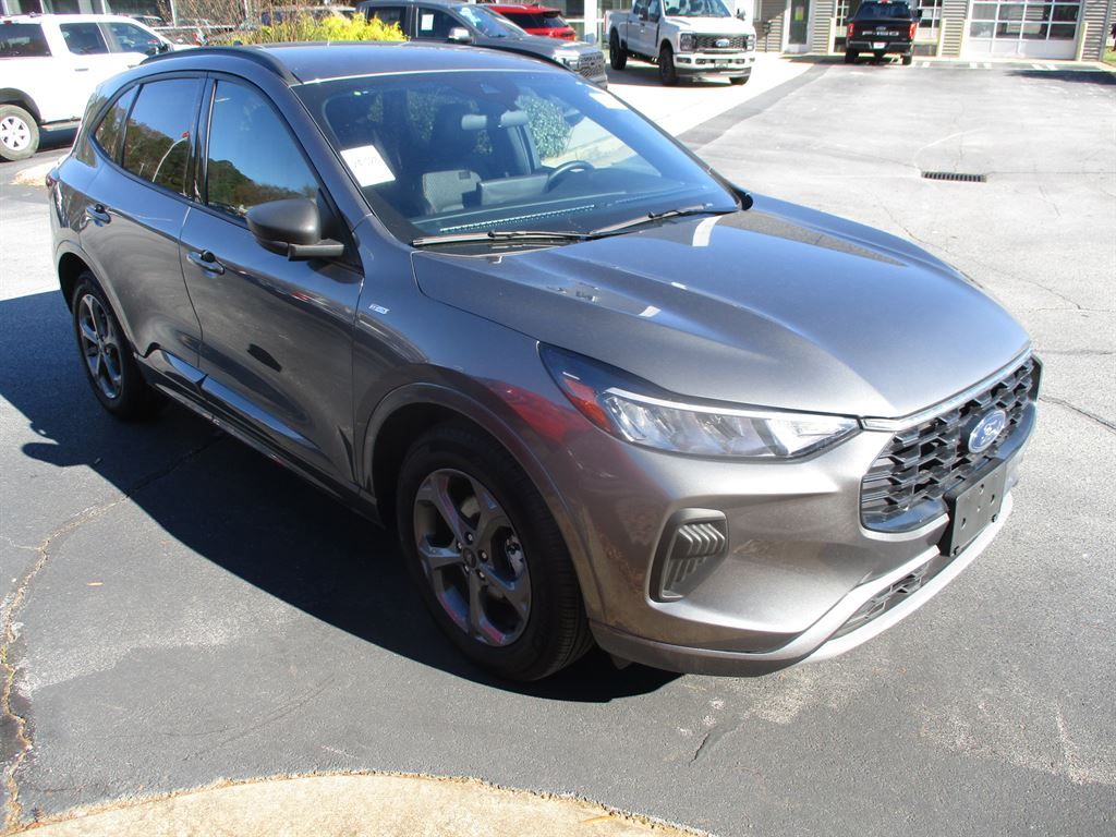 2024 Ford Escape ST-Line photo 2