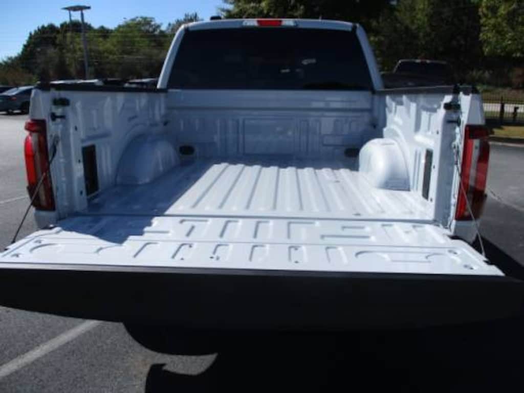 New 2025 Ford F-150 Lariat TRUCK