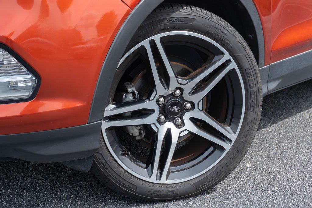 Used 2019 Ford Escape SEL with VIN 1FMCU0HD2KUA56148 for sale in Covington, GA