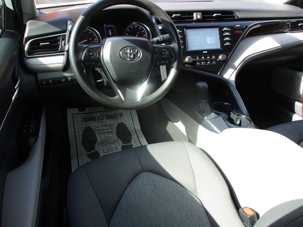 2020 Toyota Camry LE photo 4