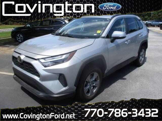 2024 Toyota RAV4 XLE's photo