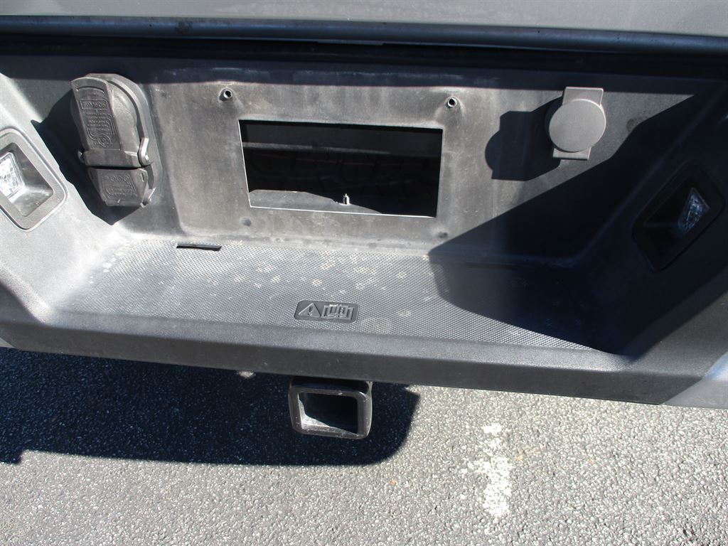 2023 Ford F-150 XL photo 2