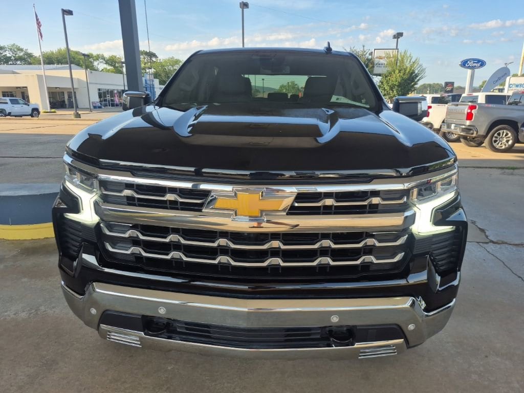 Used 2024 Chevrolet Silverado 1500 LTZ with VIN 1GCUDGED9RZ303068 for sale in Little Rock