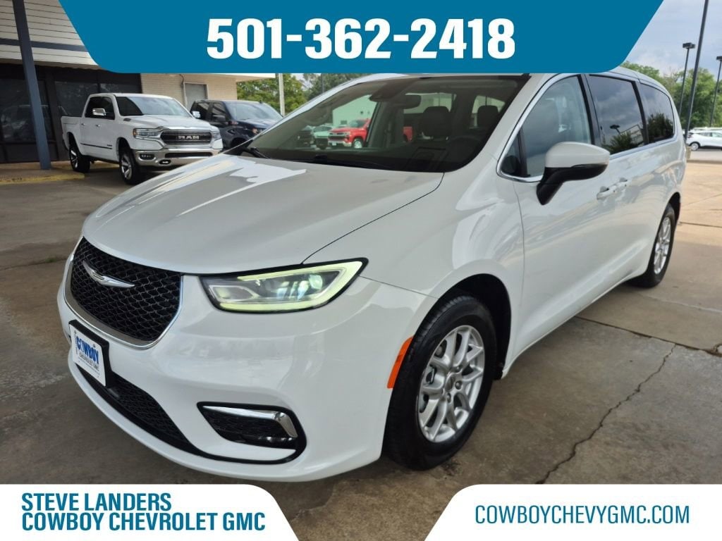 Used 2023 Chrysler Pacifica Touring L