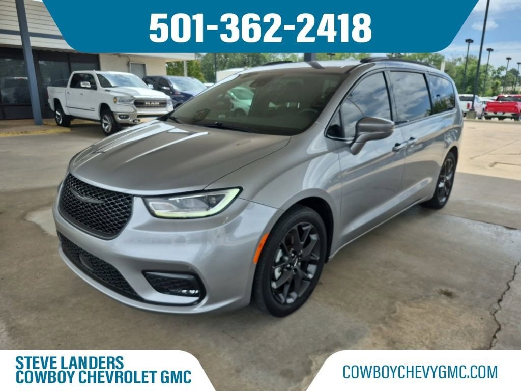 2021 Chrysler Pacifica Touring L's photo
