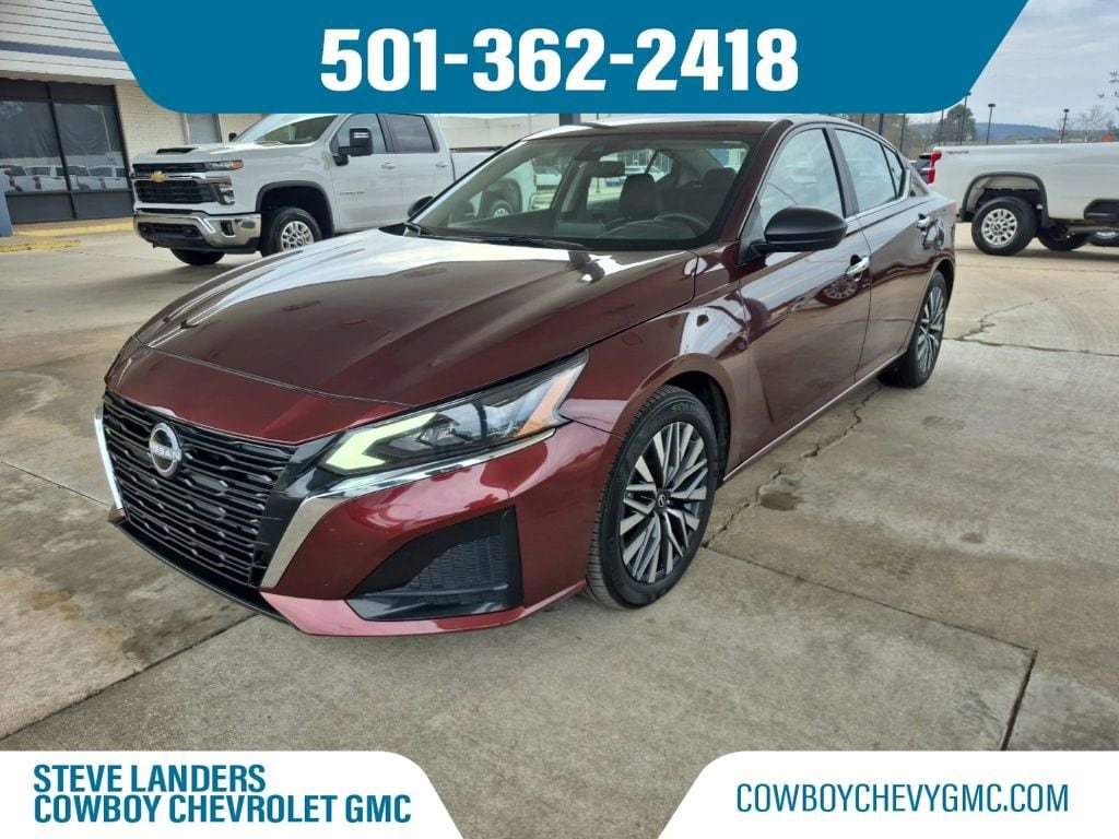 Used 2025 Nissan Altima SV