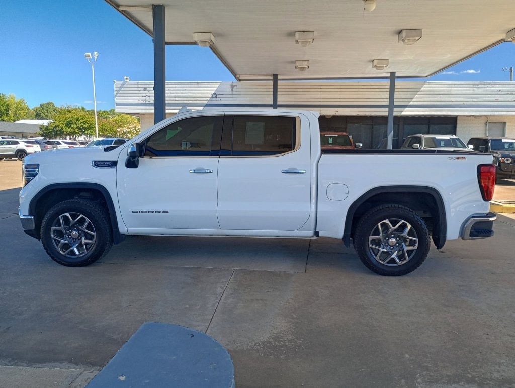 Used 2022 GMC Sierra 1500 SLT with VIN 1GTUUDED1NZ644361 for sale in Little Rock