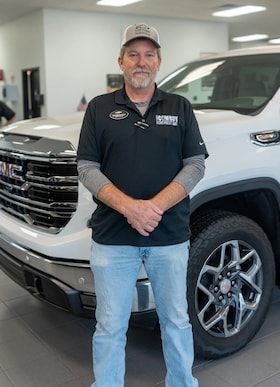 Staff member Damon Elkins from ID_eab845