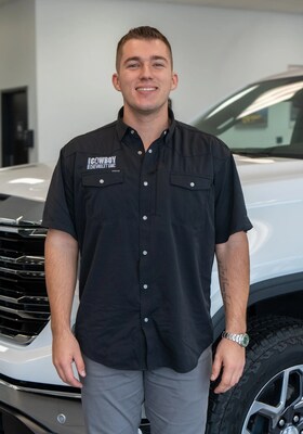 Staff member Steve Landers III from ID_daee48