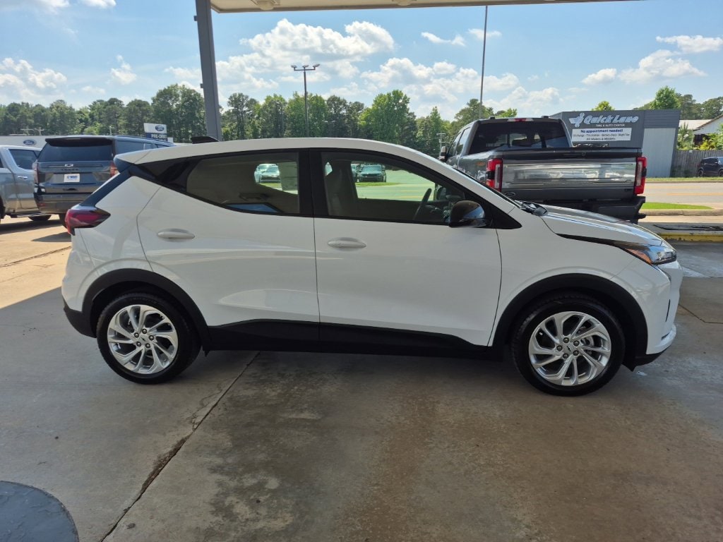 New 2027 Chevrolet Bolt LT SUV