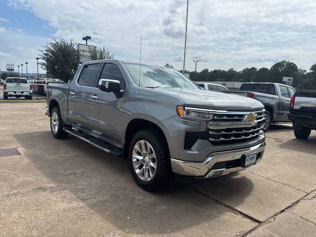 Used 2025 Chevrolet Silverado 1500 LTZ with VIN 1GCUKGEDXSZ302426 for sale in Little Rock