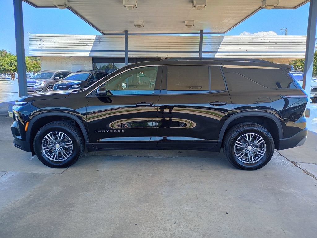 Used 2026 Chevrolet Traverse LT SUV