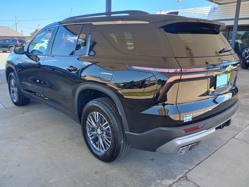 Used 2026 Chevrolet Traverse LT SUV
