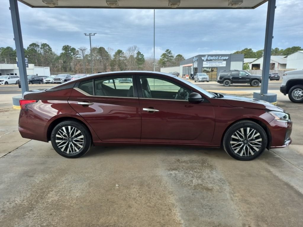 Used 2025 Nissan Altima SV
