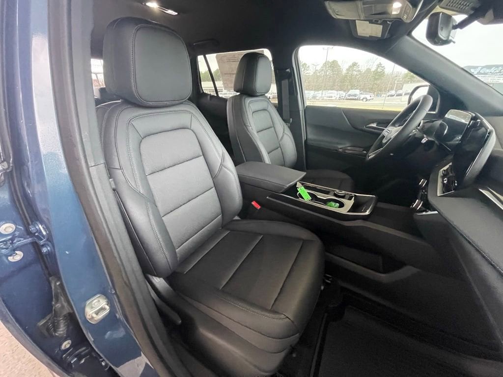 2026 Chevrolet Equinox LT - Photo 13