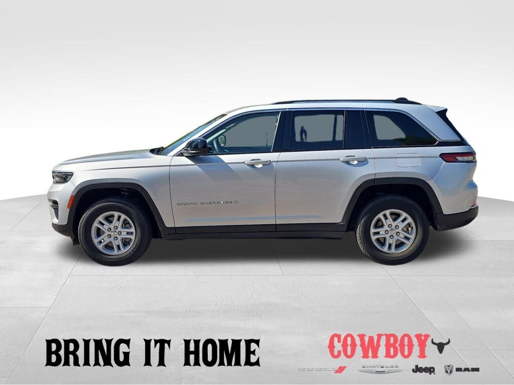 Used 2023 Jeep Grand Cherokee Laredo SUV
