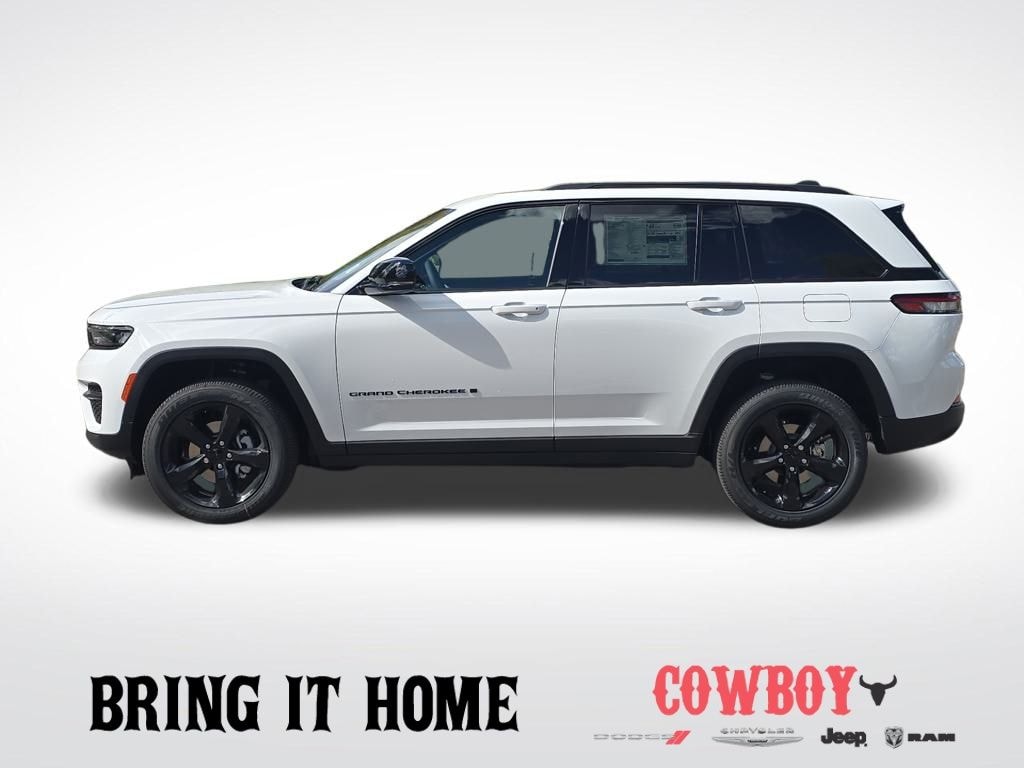 New 2025 Jeep Grand Cherokee Laredo Sport Utility